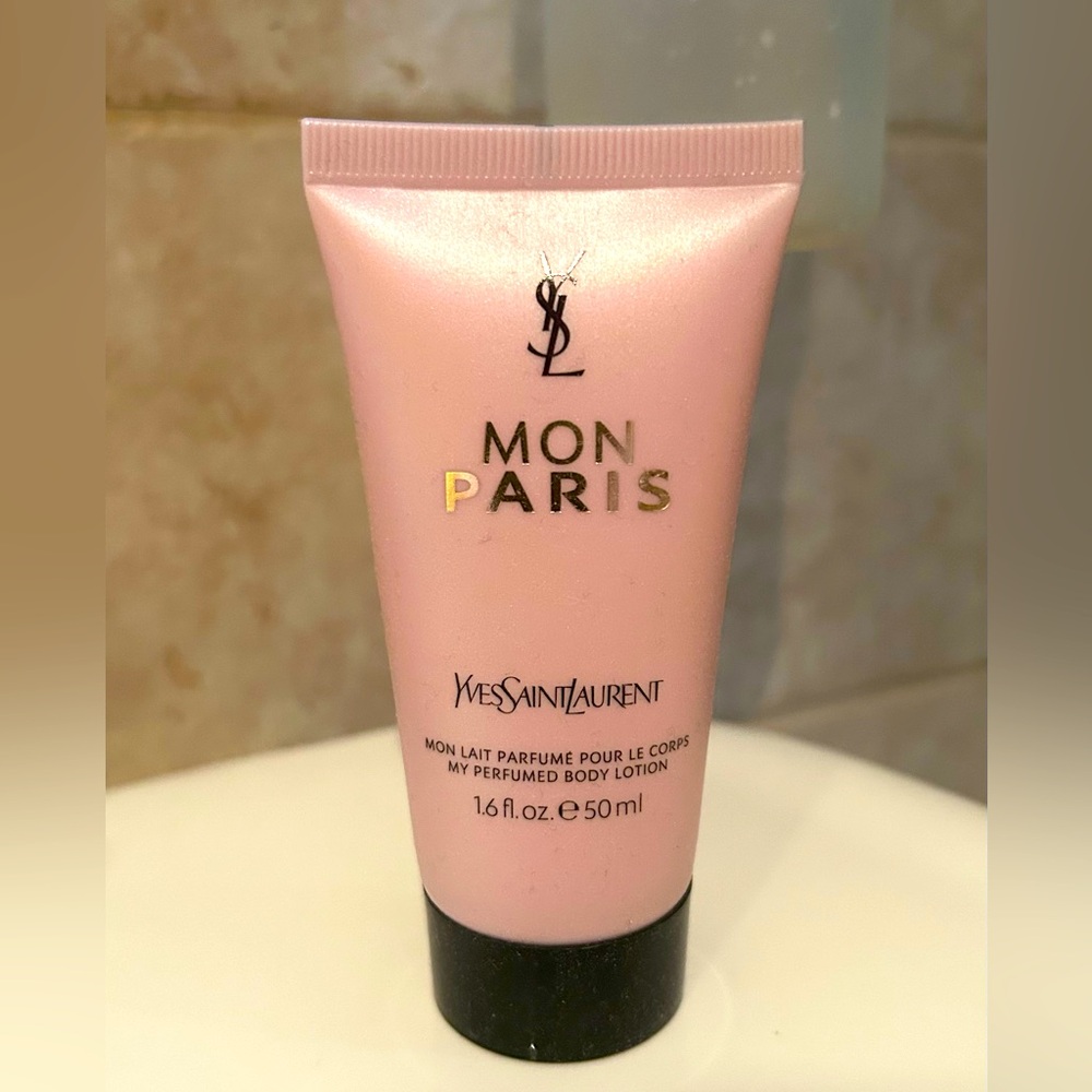 Yves Saint Laurent Mon Paris Body Lotion